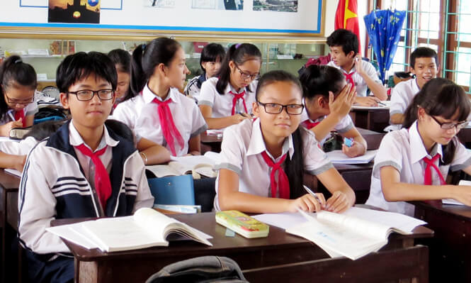 tật khúc xạ học đường